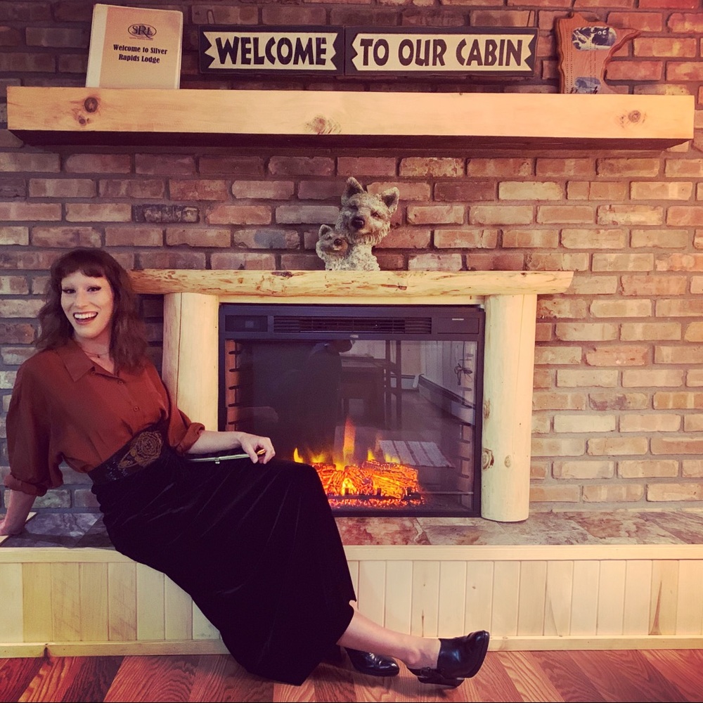 Meet your Posher, Hilary